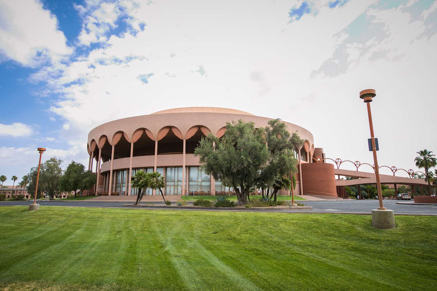 holiday inn express and suites phoenix tempe by ihg