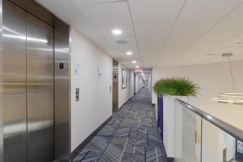 holiday inn express and suites phoenix tempe by ihg