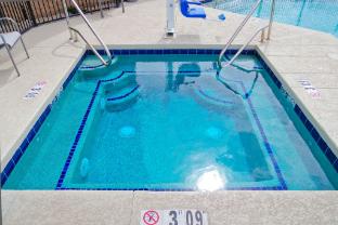holiday inn express and suites phoenix tempe by ihg
