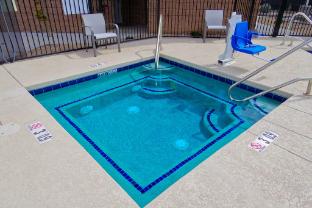 holiday inn express and suites phoenix tempe by ihg