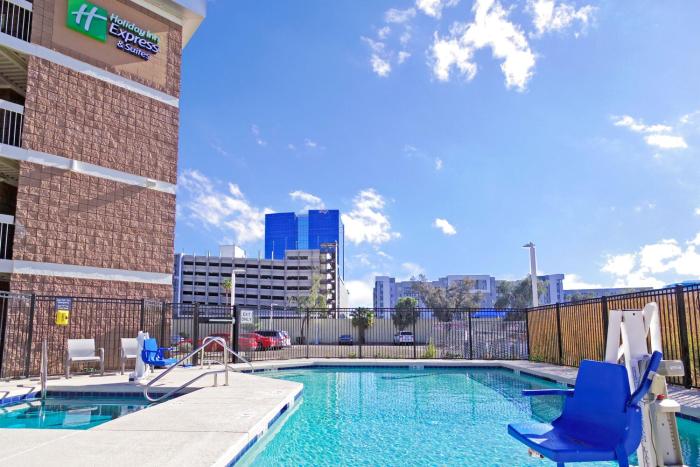holiday inn express and suites phoenix tempe by ihg