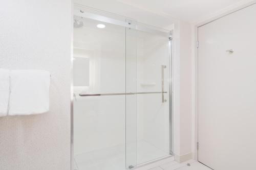 holiday inn express and suites phoenix tempe by ihg