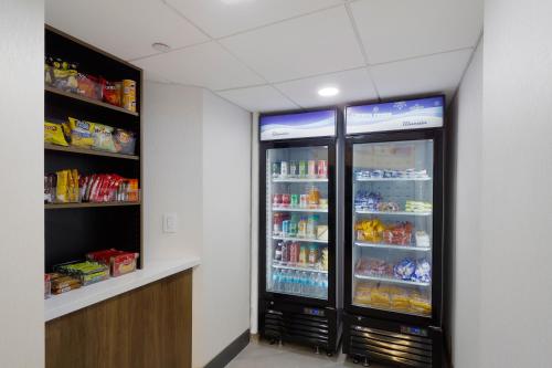 holiday inn express and suites phoenix tempe by ihg