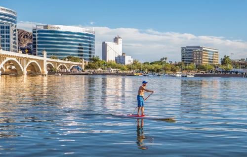 holiday inn express and suites phoenix tempe by ihg