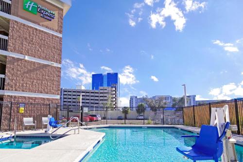 holiday inn express and suites phoenix tempe by ihg