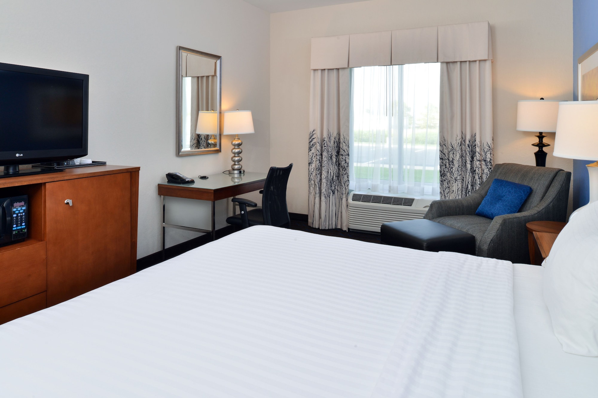 holiday inn express hotel and suites terre haute by ihg