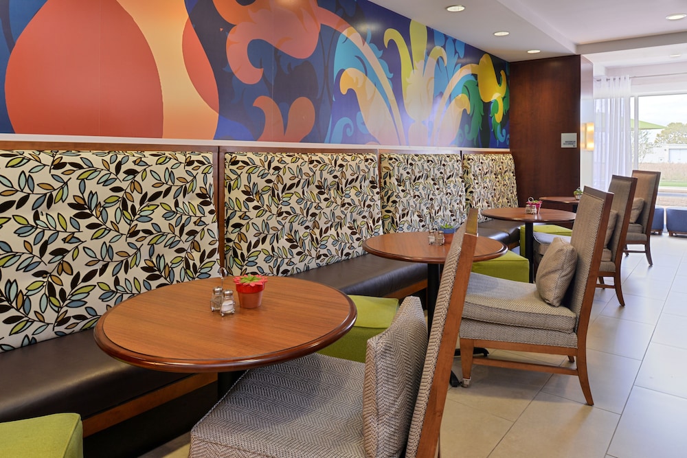 holiday inn express hotel and suites terre haute by ihg