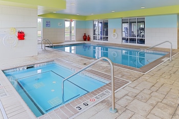 Holiday Inn Express Hotel & Suites Terre Haute By Ihg,Indianapolis>>Brazil,3 star