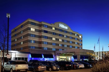 hilton winnipeg airport suites