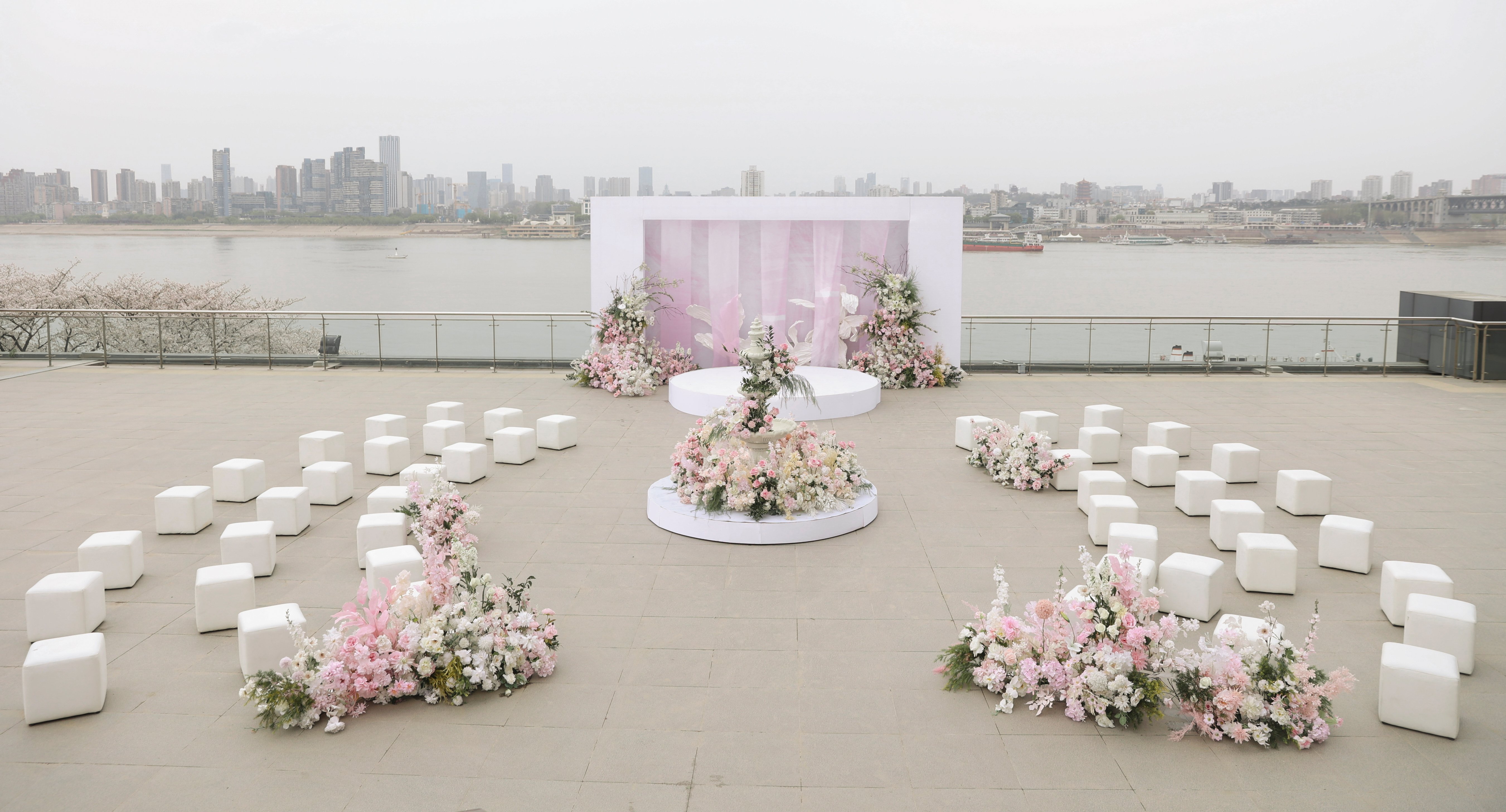 holiday inn riverside wuhan an ihg hotel