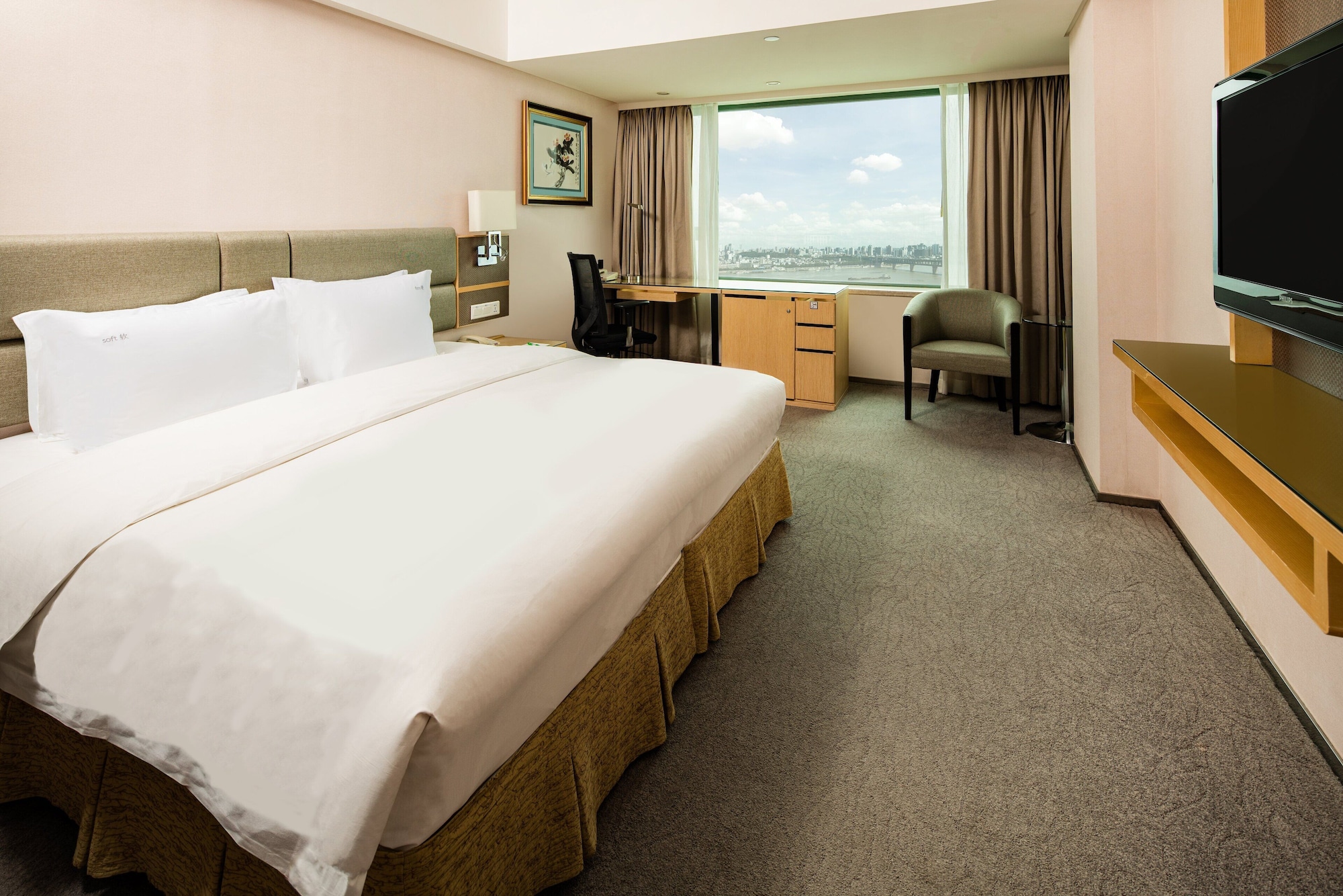 holiday inn riverside wuhan an ihg hotel