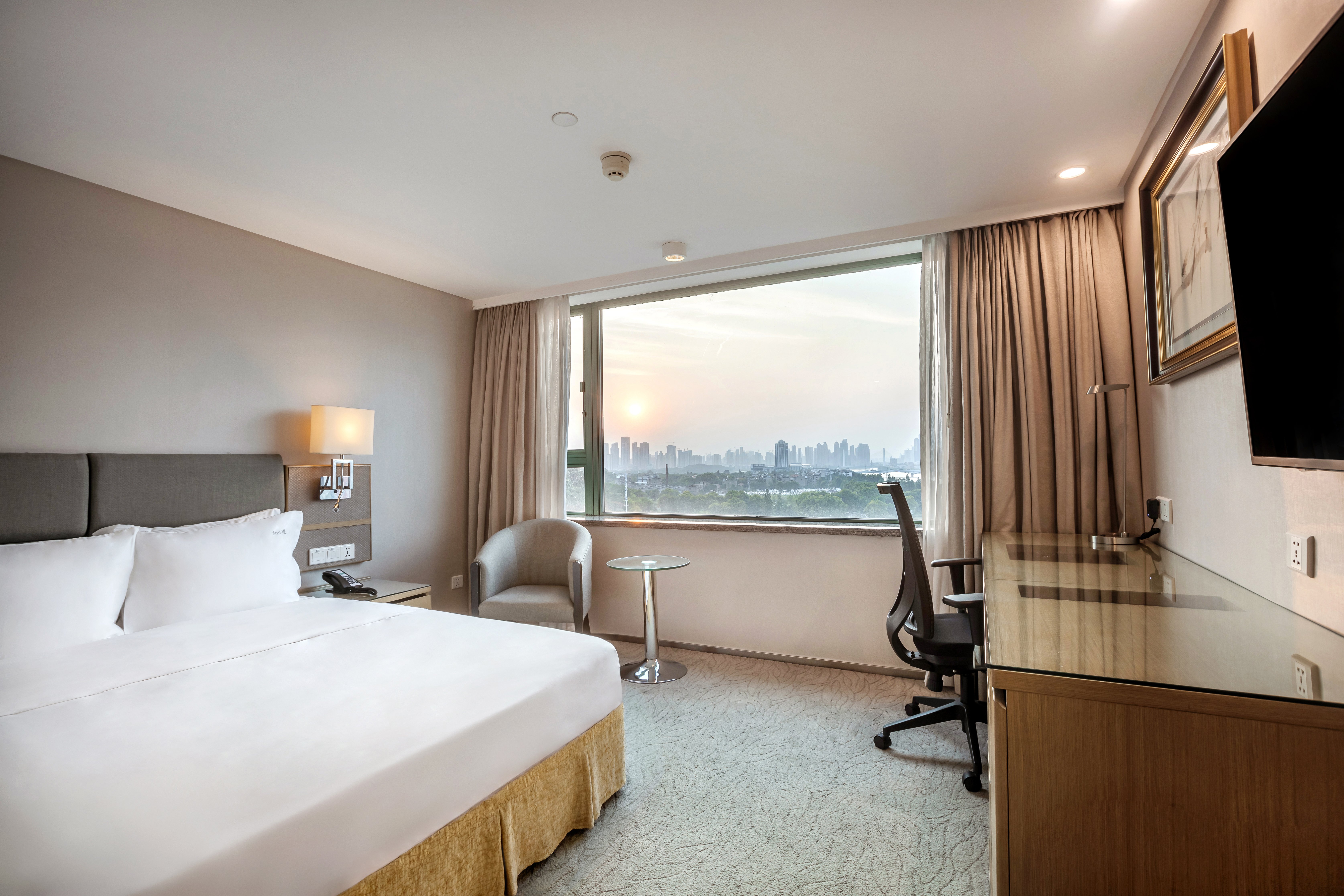 holiday inn riverside wuhan an ihg hotel