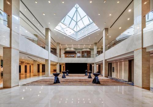 holiday inn riverside wuhan an ihg hotel
