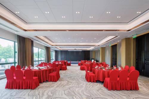 holiday inn riverside wuhan an ihg hotel