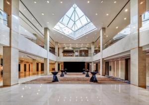 holiday inn riverside wuhan an ihg hotel