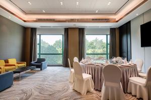 holiday inn riverside wuhan an ihg hotel