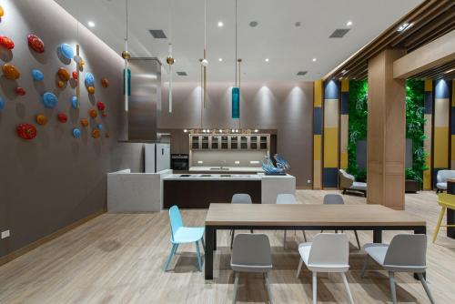 holiday inn riverside wuhan an ihg hotel