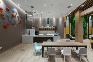 holiday inn riverside wuhan an ihg hotel