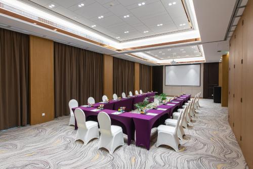 holiday inn riverside wuhan an ihg hotel