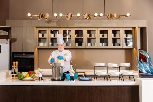 holiday inn riverside wuhan an ihg hotel