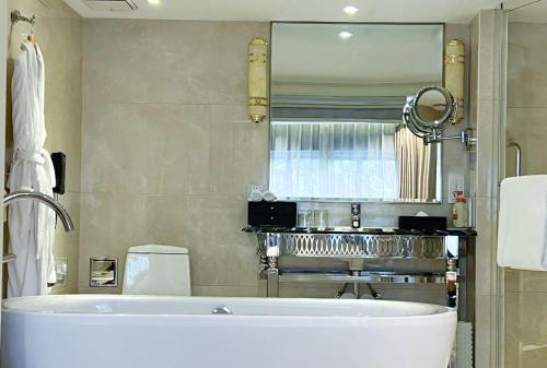 crowne plaza zhengzhou by ihg