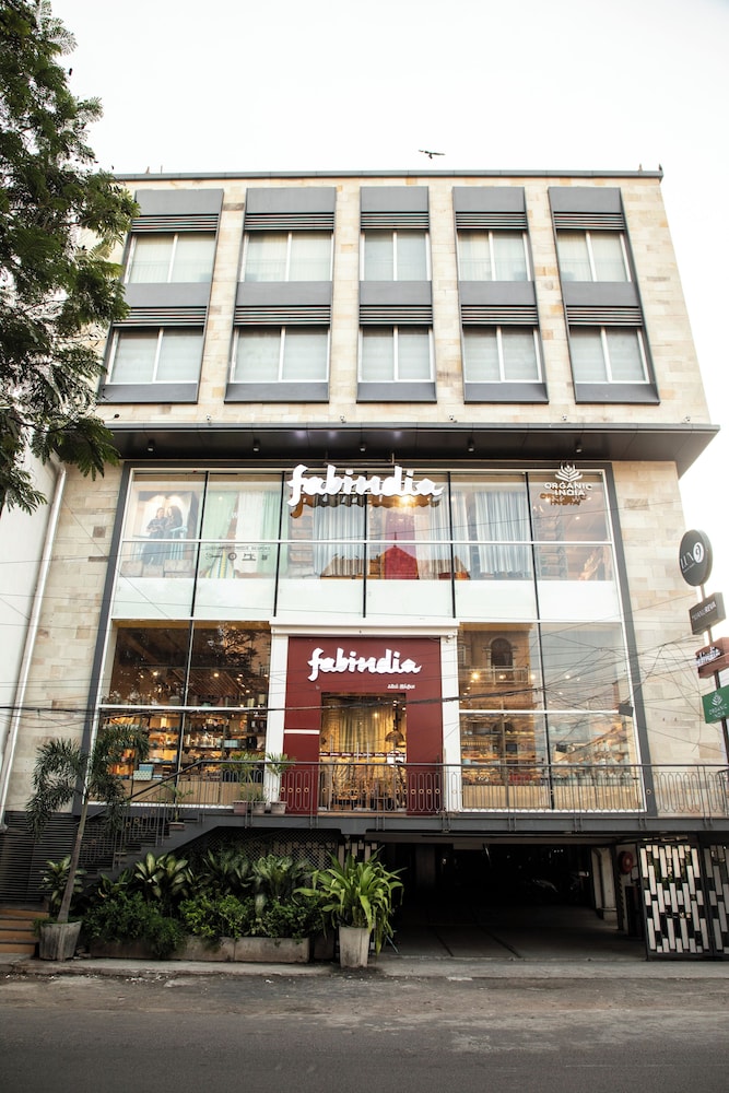 lux 9 suites and studios