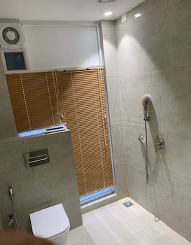 lux 9 suites and studios