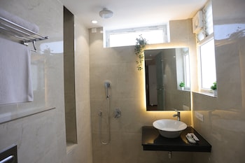 lux 9 suites and studios