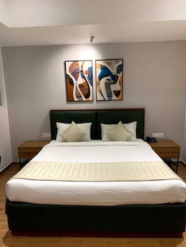 lux 9 suites and studios