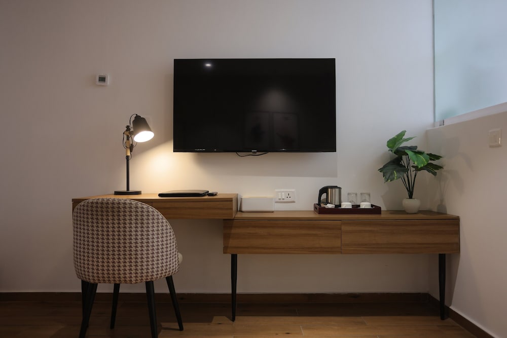 lux 9 suites and studios