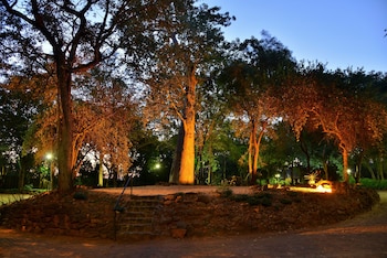 Victoria Falls Safari Suites,Victoria Falls>>Hwange,5 star