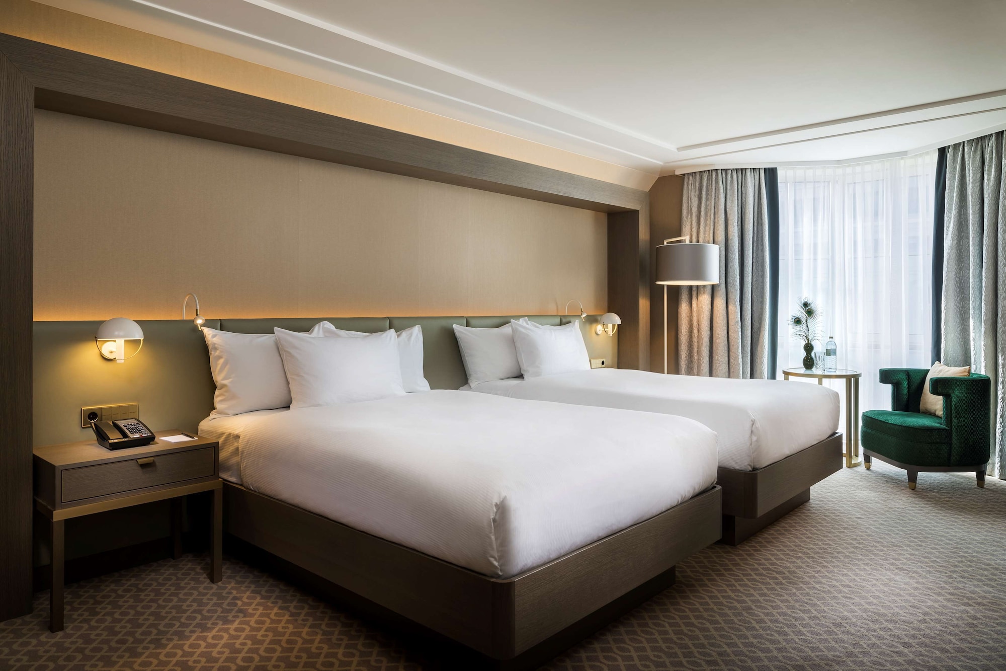 hilton vienna plaza