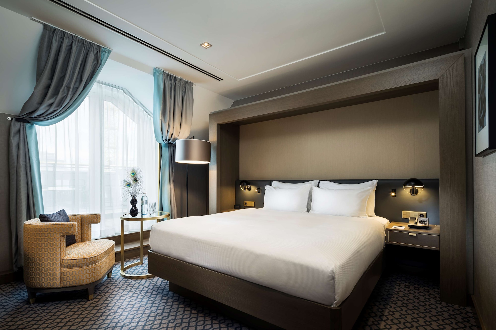 hilton vienna plaza
