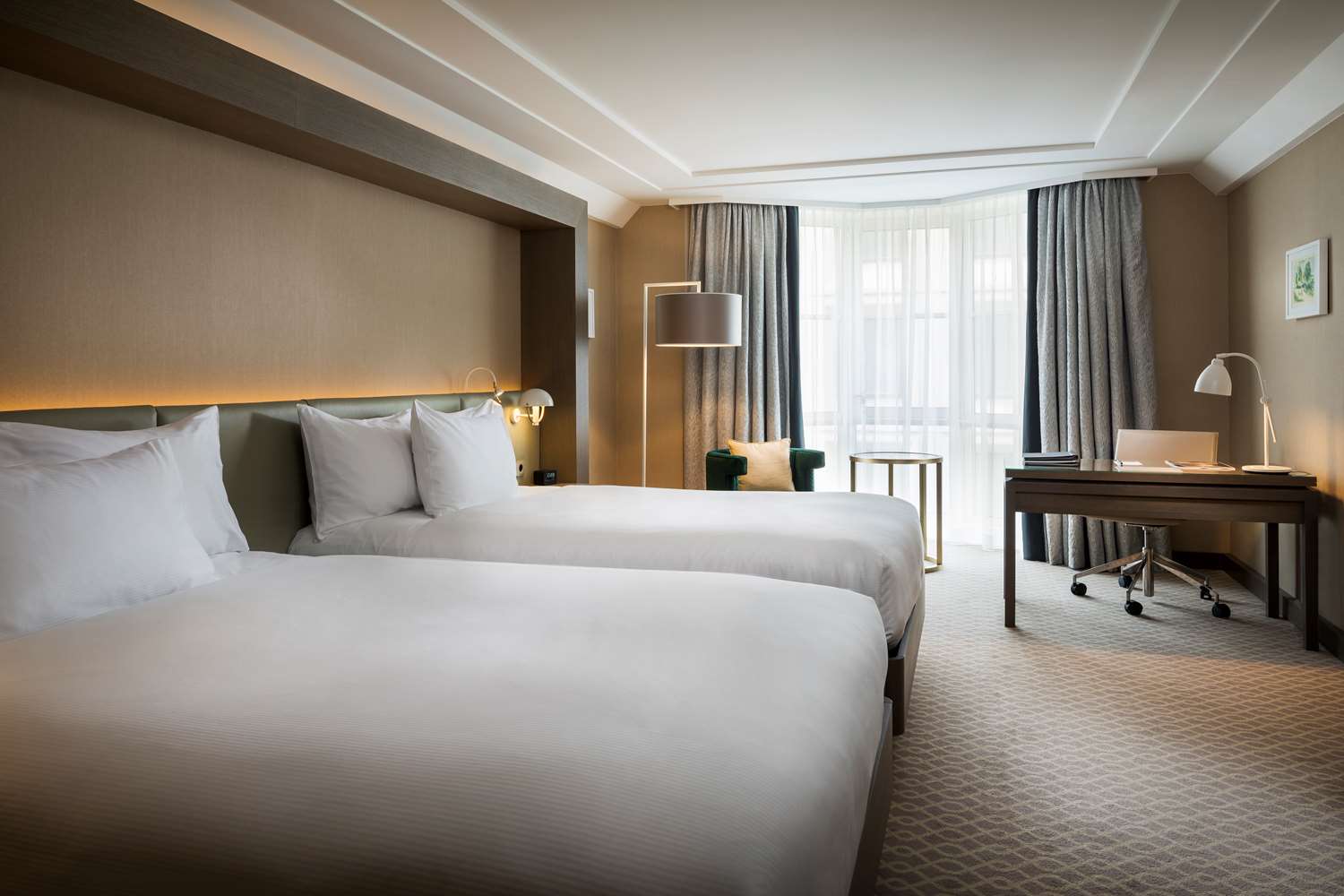 hilton vienna plaza
