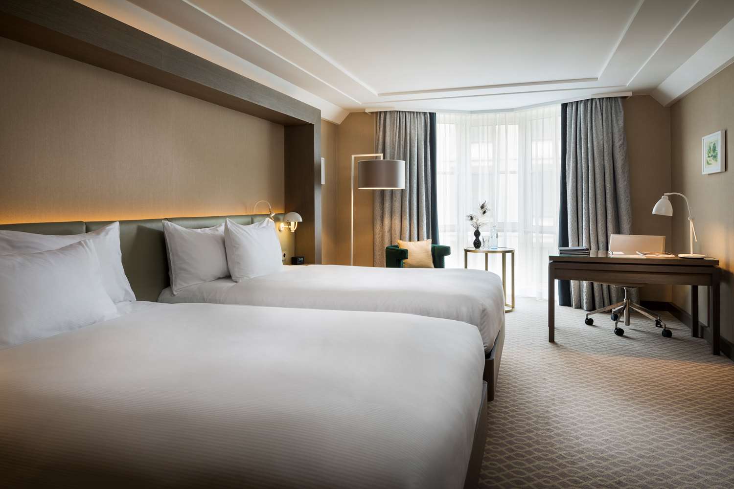 hilton vienna plaza