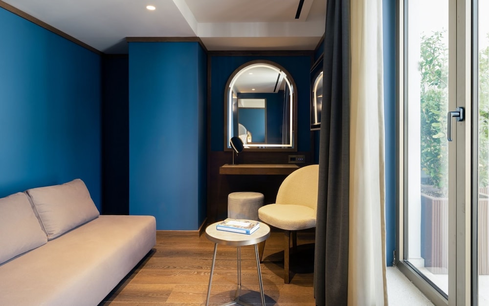 mitsis nu piraeus port