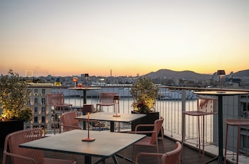 mitsis nu piraeus port