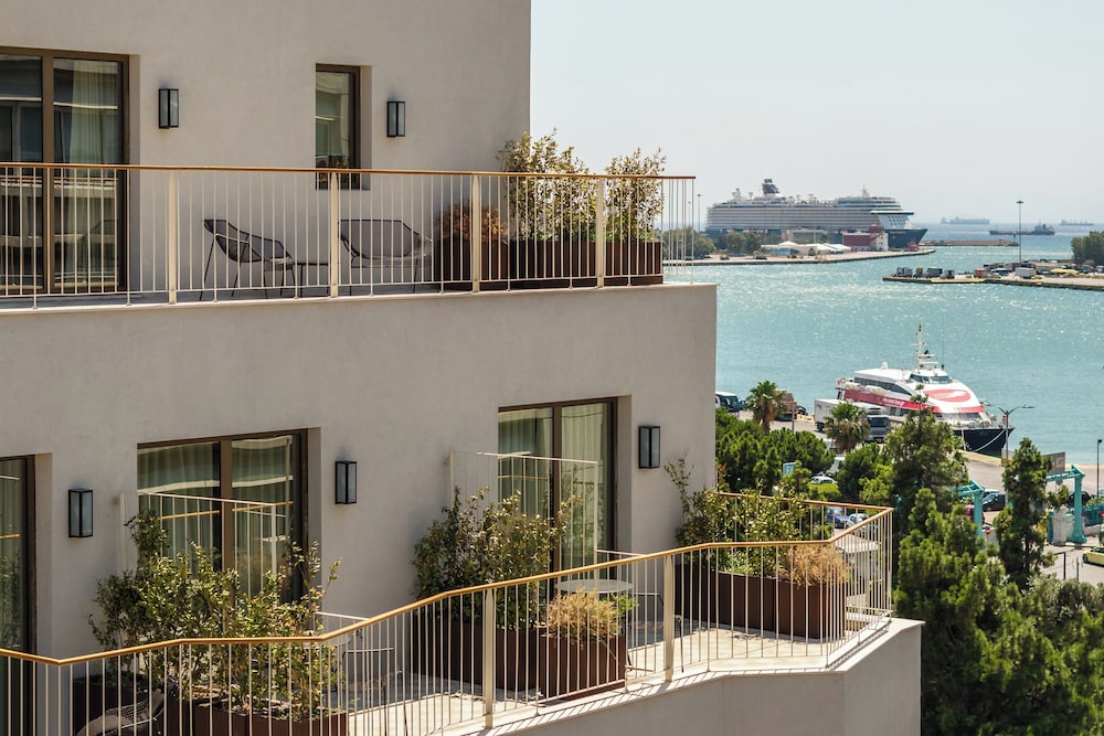 mitsis nu piraeus port