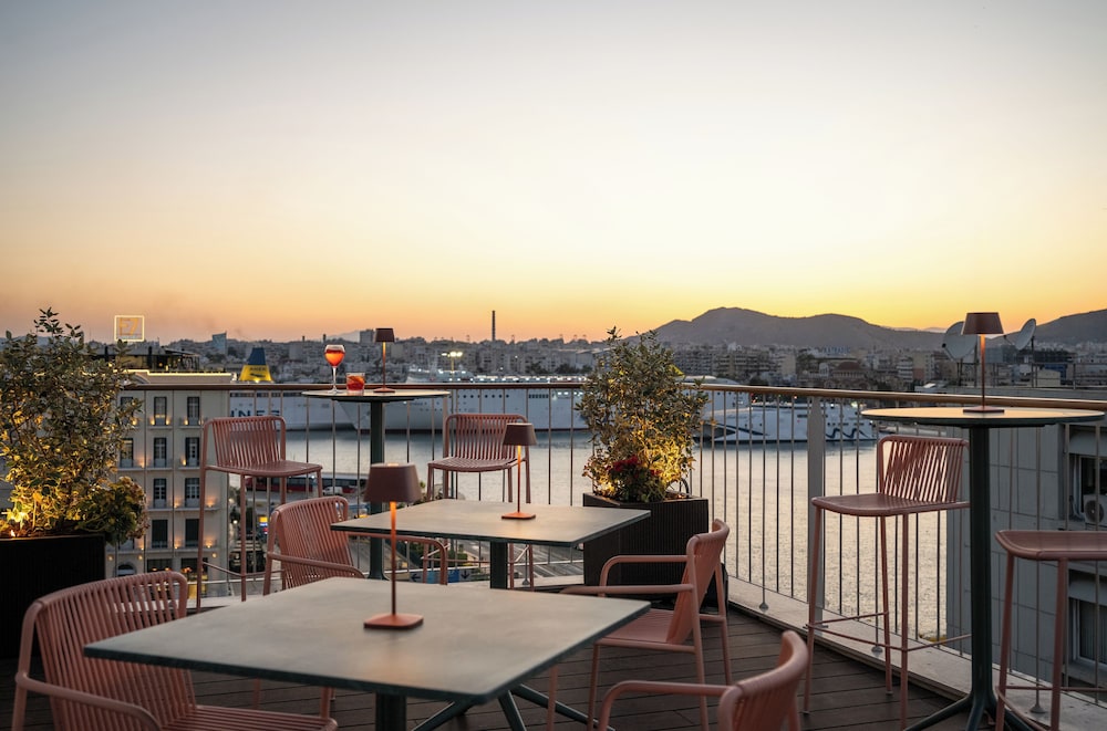 mitsis nu piraeus port