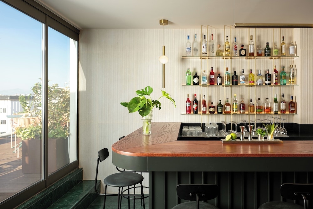 mitsis nu piraeus port