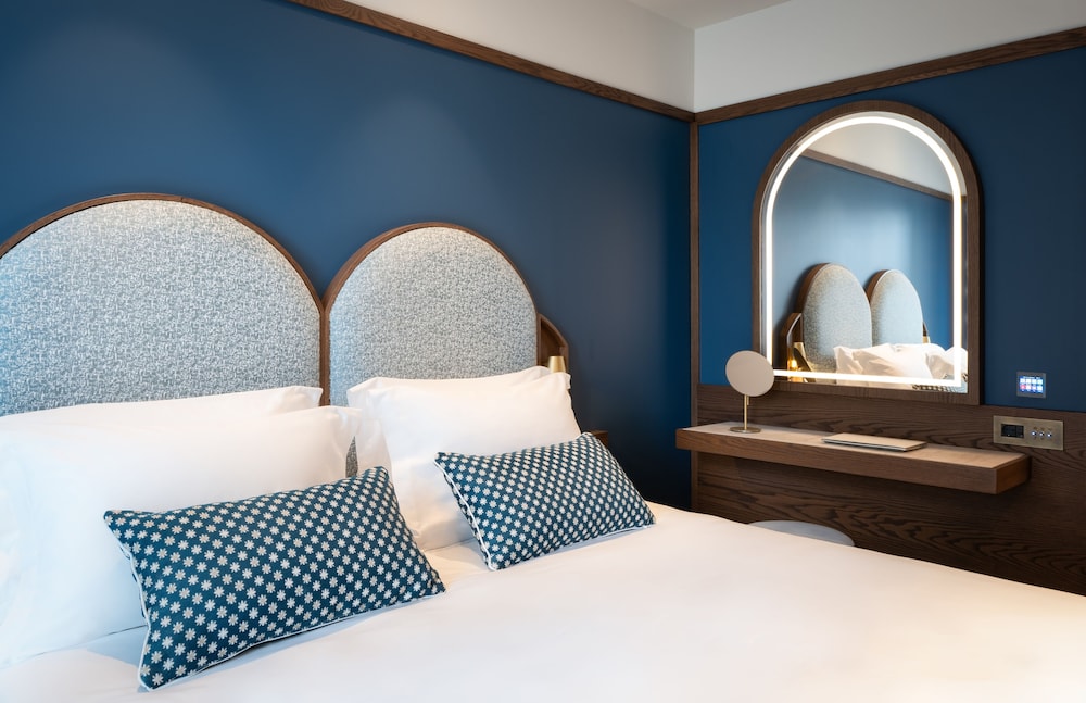 mitsis nu piraeus port