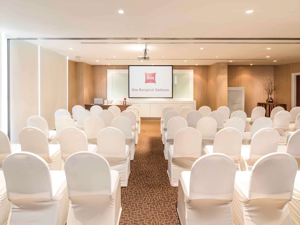 ibis bangkok sathorn
