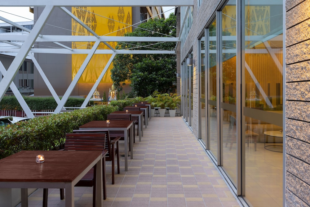 ibis bangkok sathorn