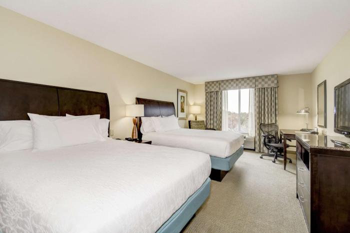 hilton garden inn waldorf