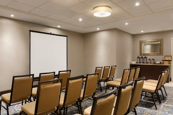 embassy suites by hilton boston waltham
