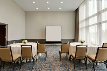 embassy suites by hilton boston waltham