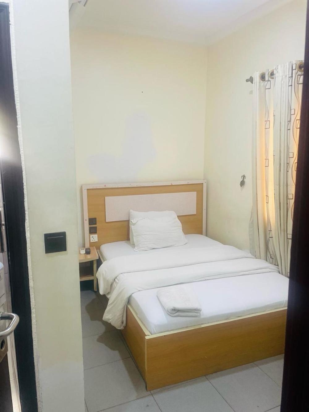 eleventh house hotel