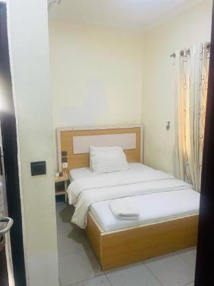 eleventh house hotel