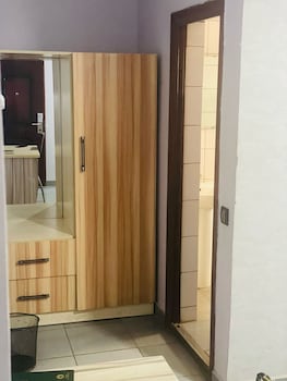 eleventh house hotel