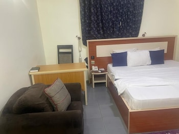 eleventh house hotel